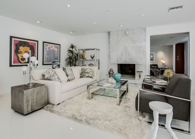 Peak Living Room 1